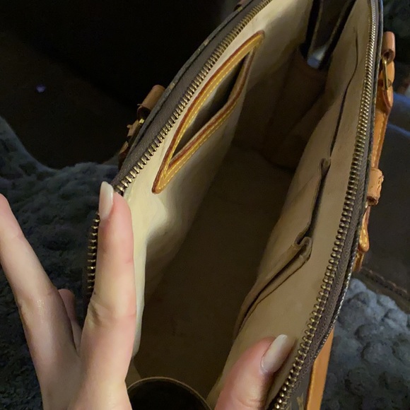 Vintage Authentic Louie Vuitton Bag - Picture 5 of 5